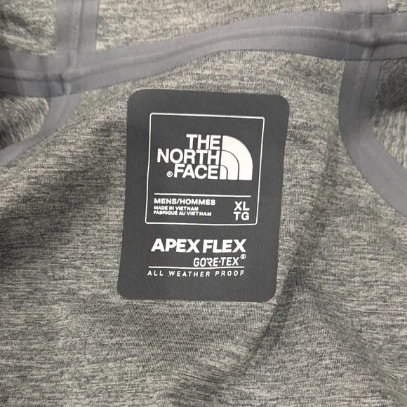 The North Face Men's Black Raincoat - Picture 8 of 8